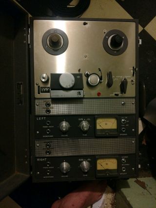 Akai M - 7 Reel To Reel Stereo Tape Recorder 4 - Track,  2 - Channel Tube Preamps