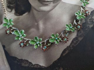 VINTAGE 1950s GREEN ENAMEL AURORA BOREALIS RHINESTONE FLOWER NECKLACE PARTY GIFT 2
