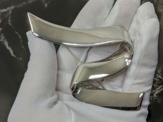 Vintage Silver - Tone Classic Ribbon Design Monet Jewellery Brooch