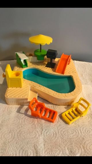Vintage Fisher Price Little People Swimming Pool (1986)