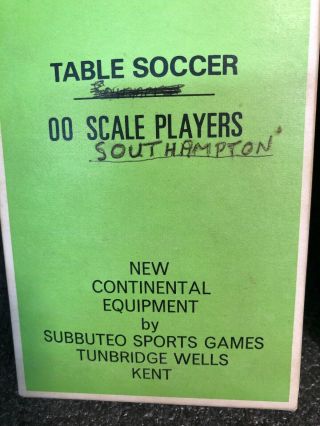 Vintage Subbuteo 00 scale players - SOUTHAMPTON 3