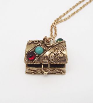 Avon Vintage Gold Chain Treasure Chest Pendant Acrylic Faux Gem Necklace Set