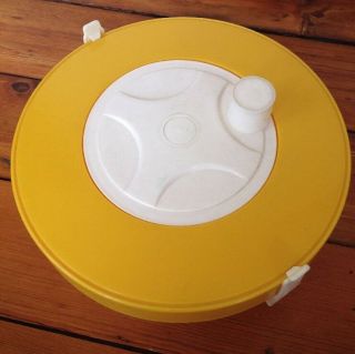 Vintage 1978 70s 80s Southbury Hoan Yellow White Plastic Salad Lettuce Spinner