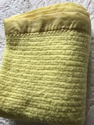 Vintage Esmond Acrylic Thermal Waffle Open Weave Baby Blanket Nylon Trim Yellow