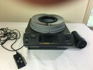 Vintage Kodak Carousel 4400 Slide Projector With Tray And Remote