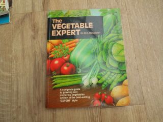 Vintage 1985 1st Ed The Vegetable Expert Dr D.  G.  Hessayon Pb Vgc -