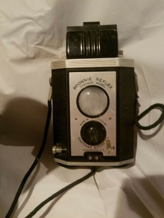 Vintage Brownie Reflex Synchro Model Camera Detachable Flash & bulbs 70 yrs.  old 5