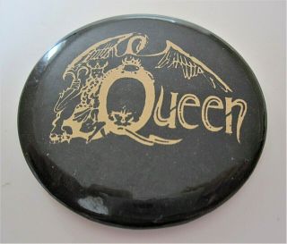Queen : Vintage Cardiff Castle Concert 1976 Tour Metal Pin Badge