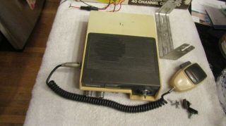 Vintage Motorola MOCAT 40 CB Radio Cat No 4000 Mobile Transceiver Box Mic Mount 2