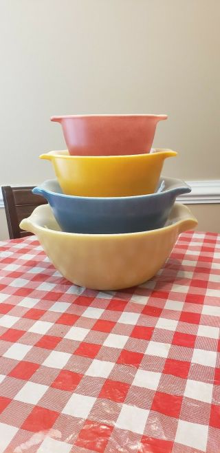 Set Of 4 Vintage Anchor Hocking Fire King Multicolored Midcentury Nesting Bowls