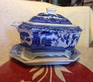 Vintage Blue Willow Tureen Covered Serving Bowl With Under - Plate Nasco Japan