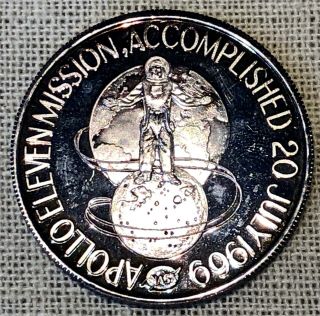 Vintage 1969 Apollo 11 Moon Landing.  999 Fine Silver Commemorative Medal 1 Ounce 8