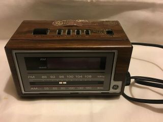 Vintage Ge Digital Alarm Clock Radio Am/fm 7 - 4601a Woodgrain Electric.
