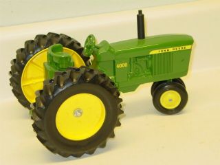Vintage Ertl John Deer 4000 Tractor,  Cast Farm Toy,  U.  S.  A. 2