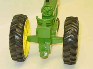 Vintage Ertl John Deer 4000 Tractor,  Cast Farm Toy,  U.  S.  A. 3