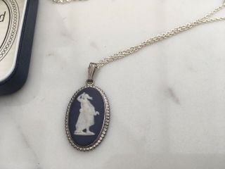 Vintage Silver Wedgwood Necklace With Silver Mount And Chain,  Boxed 2