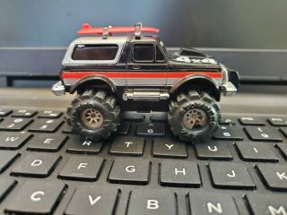 Stompers - Vintage Stomper 4x4 Ford Bronco with Surfboard 3