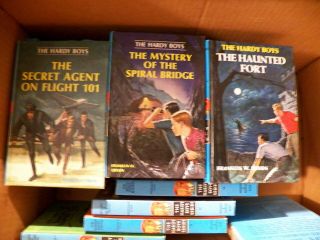 45 VTG 1950 ' S - 1960 ' S HARDCOVER YOUNG ADULT HARDY BOYS MYSTERY ' S 4