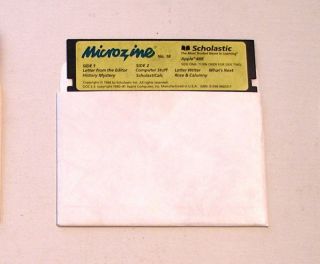 Microzine 18 Disk By Scholastic For Apple Ii Plus,  Iie,  Iic,  Iigs