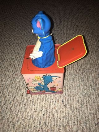 VINTAGE MATTEL INTERNATIONAL TOM AND JERRY MUSIC BOX (JACK IN THE BOX) READ DESC 2