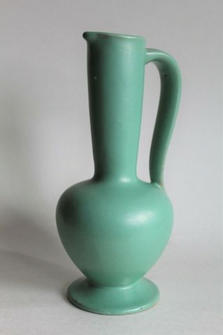 Vtg 8.  5 " Art Deco Matte Jadeite Green Unmarked Graceful Ceramic Amphora Jug Vase