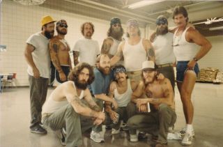 J9 Vintage Found Photo Snapshot 3x5 1986 Inmates Federal Prison Fci Phoenix 2