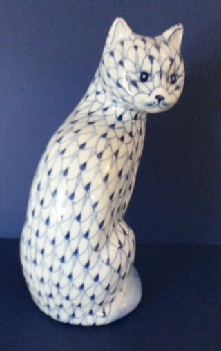 Vtg Cat Figurine Blue White Ceramic Porcelain Andrea Sadek Hand Painted Fish Net