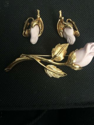 AVON VINTAGE SET PINK PORCELAIN ROSE BROOCH MADE USA 1994 WITH EARRINGS 2