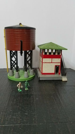 Vintage American Flyer Water Tower 596 & Look Out Tower 593 W/2 People