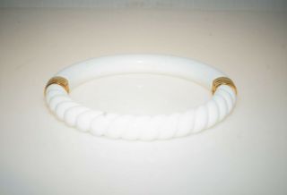 Vintage Signed Crown Trifari White Lucite Gold Tone Accents Bangle Bracelet 7 "