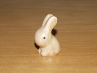 Vintage Beige Sylvac Pottery Small 5cm / 2 " Snub Nose Rabbit Figurine