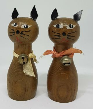 Collectable Vintage Salt & Pepper Shakers Wooden Cats Leather Ears Bells 9.  5cm