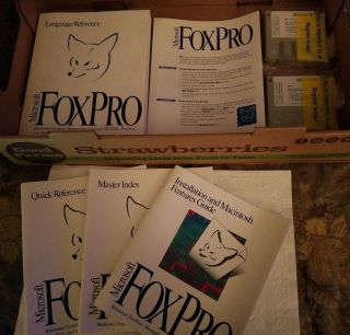 Vintage 1993 Microsoft Foxpro 2.  5 Mac Macintosh Software (floppy) Guide Ref Book