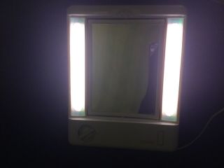 Vtg Conair Lighted Mirror with Magnification TM8 4