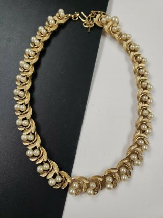 Vintage Trifari Gold Tone Faux Pearls Choker Necklace 16.  5 " L