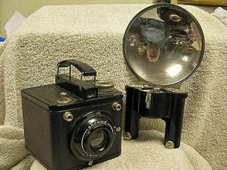 Vintage/Antique Eastman Kodak Brownie Flash Six - 20 complete with Flash unit 7