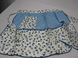 12 Vintage Ladies Kitchen Aprons So Pretty 2 Full Aprons,  Others 1/2