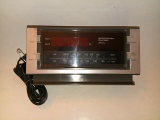 Vintage " J.  C.  Penney " - Am/fm Dual Alarm Clock Radio/model 680 - 3795