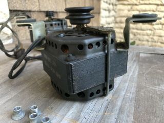 Vintage single - speed Leslie upper/lower tremolo motors D10 4