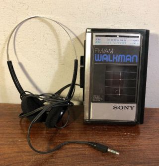 Vintage Sony Wm F31 / F41 Am Fm Radio Cassette Player Walkman W Belt Clip