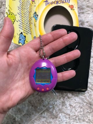 Vintage Bandai Tamagotchi Purple Virtual Reality Pet Gen 1 1996/97 3