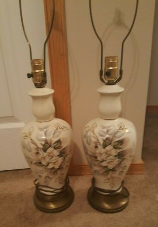 Vintage Leviton Lamps Porcelein With Hand Painted Magnolía Flowers