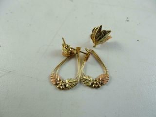 Vintage 10k Solid Yellow Gold Black Hills Leaf Rose Pierced Earrings Set 1.  2g