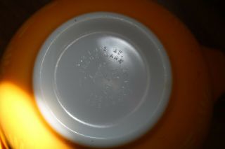 Set of 2 Vintage Pyrex Daisy Orange Cinderella Bowls 1.  5 QT & 4 QT 5