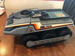VINTAGE BIG TRAK ELECTRONIC VEHICLE FROM THE 1970s. 2