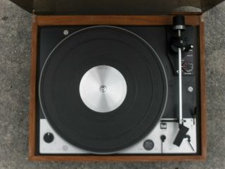 Dual 1229 Fully Automatic Turntable,  Operates Well,  Speed Lever Needs Replacing