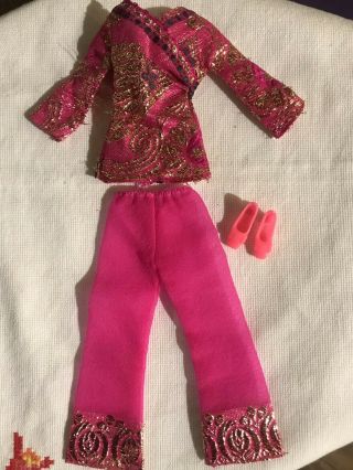 Barbie Vtg Bright N Brocade 1756 Pant Suit Hot Pink Squishy Bow Shoes Complete