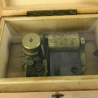 Vintage Small 2 Tone Swiss Music Box 3