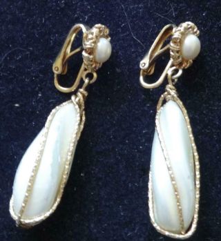 KRAMER Vintage Earrings Elegant Gold Filigree & Pearl Drop Chandeliers 3