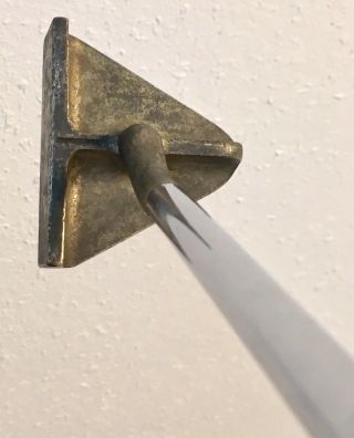 Putting Professor Putter Small Bronze Triangle Circa 1970’s Aid Training Vintage